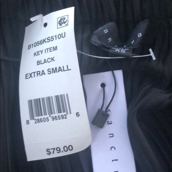 Off-the-Shoulder Velvet Pullover Top - Picture 7 of 7